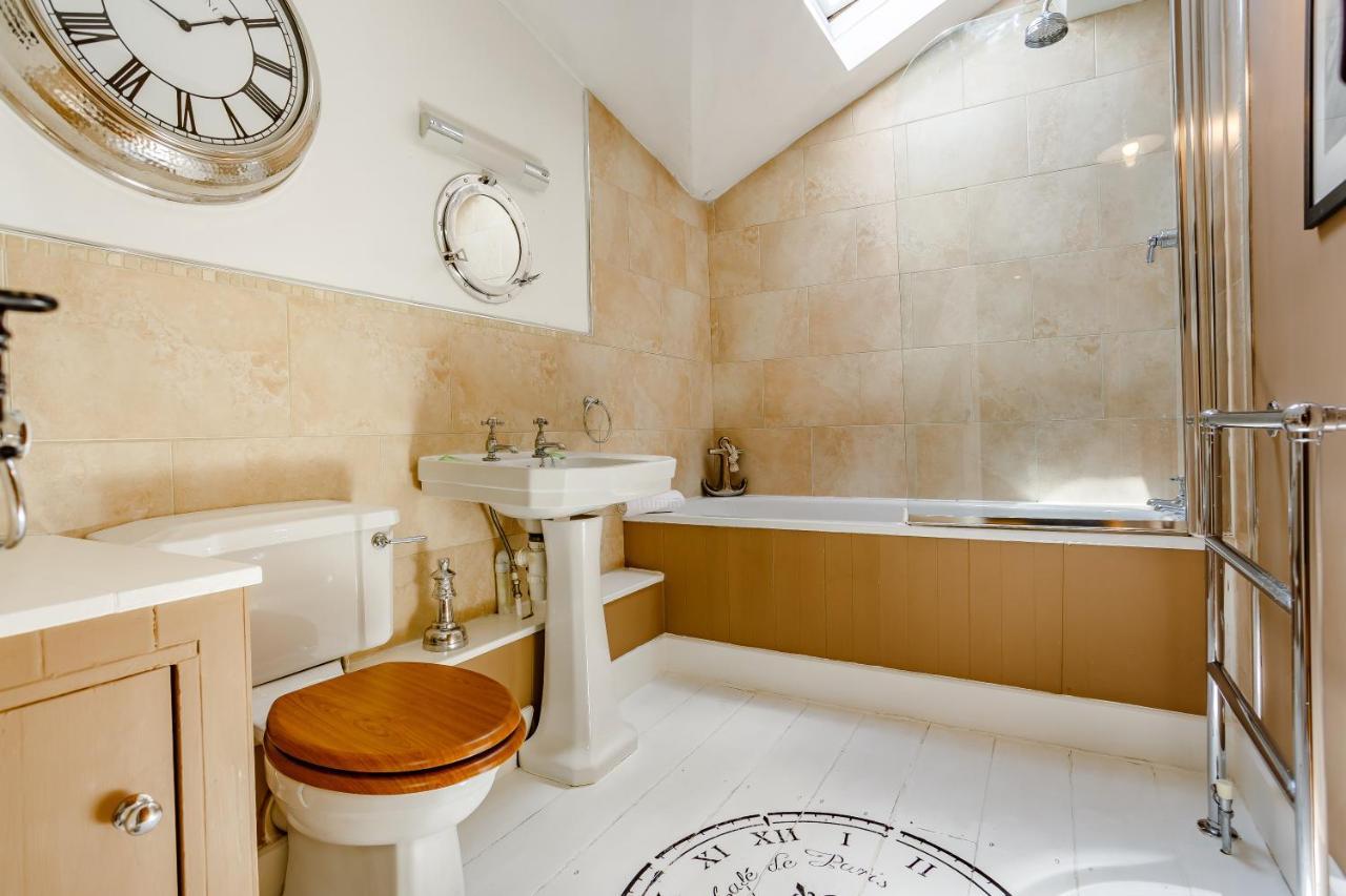 Broadrock Accommodation - Clock Cottage Chepstow Exteriér fotografie